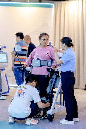 積極融入新時代首都發(fā)展 奮發(fā)有為譜寫京彩華章——首都養(yǎng)老服務(wù)的高質(zhì)量發(fā)展之路